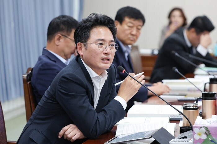 ‘결원 반복·성과 비공개’… 진호건 ...