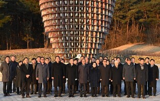 김태흠 충남지사, 병오년 맞아 신년 참배