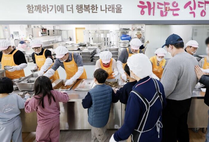 화성특례시의회 도시건설위원회, 설 맞아 복지시설 현장 방문