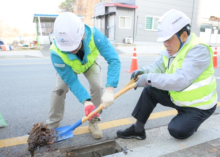 최민호 세종시장, 안전도로 현장서 보...