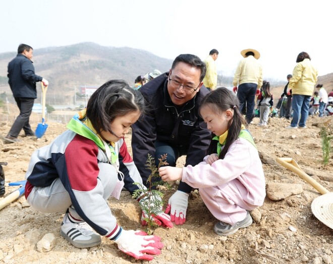 아산시의회, 제81회 식목일 기념‘나...