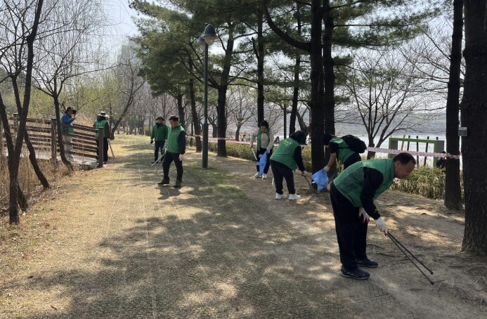 수원시 장안구 새마을 가족, 축제 앞...
