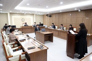 수원특례시의회 문화체육교육위원회, 조례안 등 안건 심사